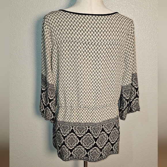 Women's Black and White Patterned Top Contrasting Shoulder, sleeves and hem.  XL - Picture 8 of 12